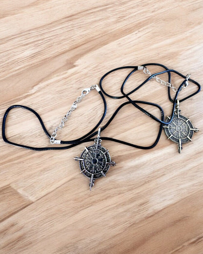 Amulet "Wojownik Północy" - Kompas Vikinga, možnost personalizace gravírováním jako dárek, 2 varianty na výběr