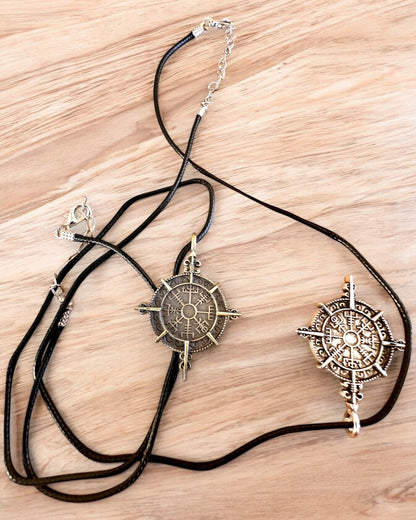Amulet "Wojownik Północy" - Kompas Vikinga, možnost personalizace gravírováním jako dárek, 2 varianty na výběr