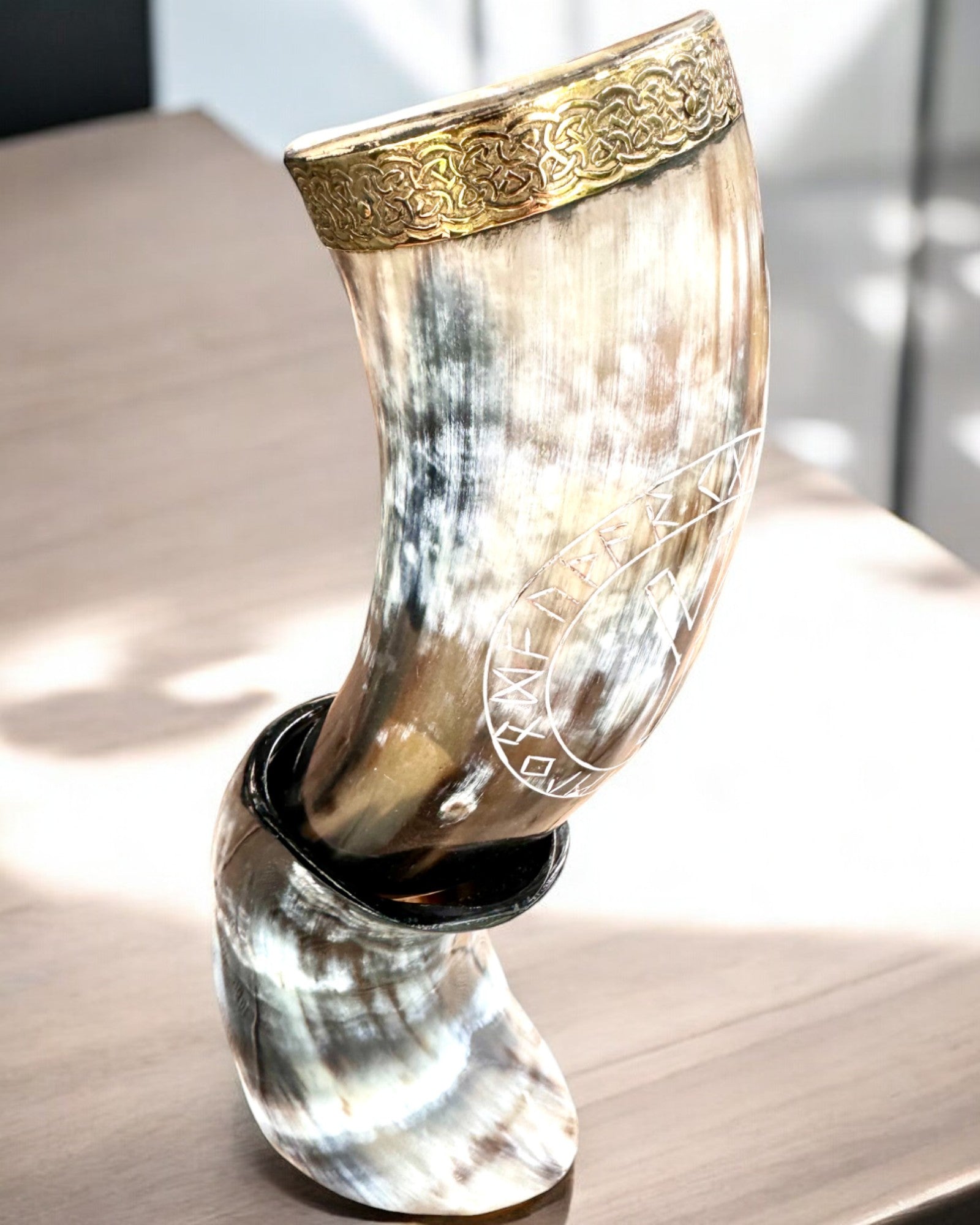 Rohový hrnek "Viking Valor" - Ručně rytý, prémiová kvalita - 4 varianty na výběr