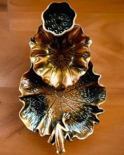 Elegantní kovový držák na kadidlo ve tvaru lotosového listu - 4 varianty na výběr, možnost personalizace gravírováním jako dárek