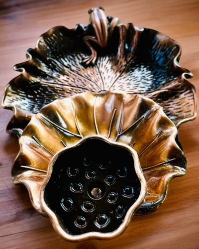 Elegantní kovový držák na kadidlo ve tvaru lotosového listu - 4 varianty na výběr, možnost personalizace gravírováním jako dárek