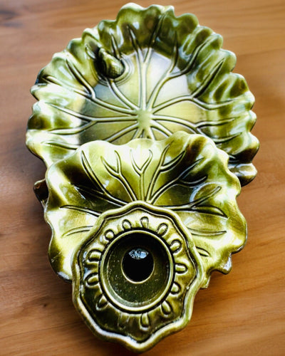 Elegantní kovový držák na kadidlo ve tvaru lotosového listu - 4 varianty na výběr, možnost personalizace gravírováním jako dárek