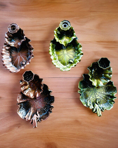 Elegantní kovový držák na kadidlo ve tvaru lotosového listu - 4 varianty na výběr, možnost personalizace gravírováním jako dárek