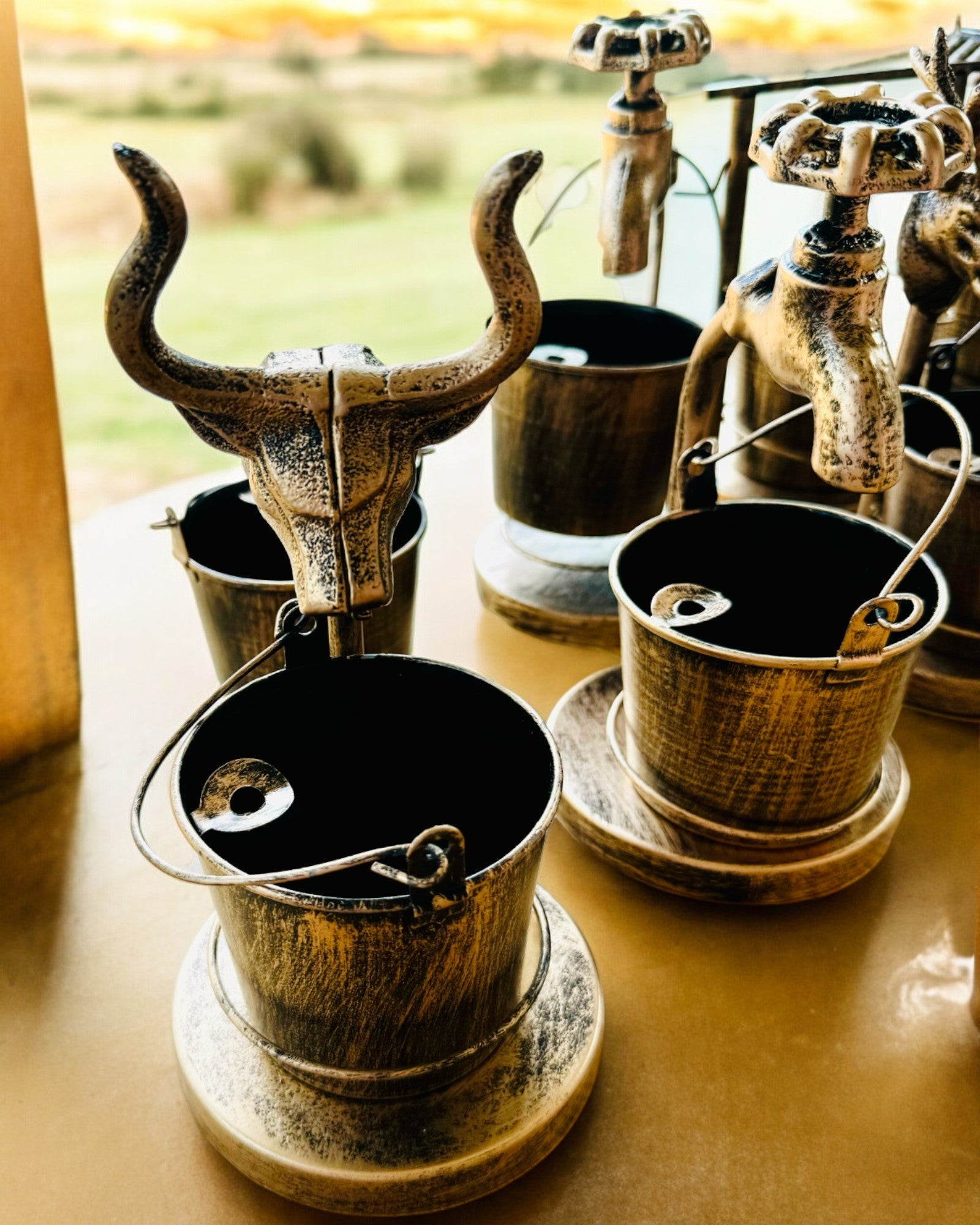 Stylový kovový popelník "Rustic Charm" 19-23 cm výška, 8 variant na výběr, gravírování na přání