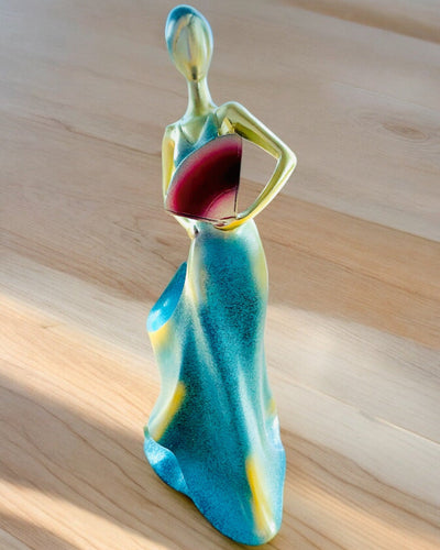 Elegantní stojan na láhev - Socha dámy - personalizace gravírováním, 2 varianty na výběr