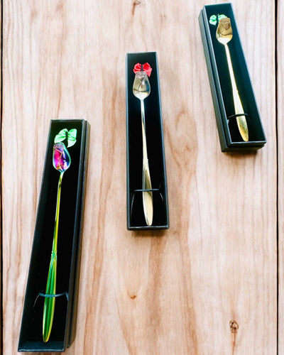 Personalizovaná růžová lžička s možností gravírování jako dárek - 3 barevné varianty na výběr