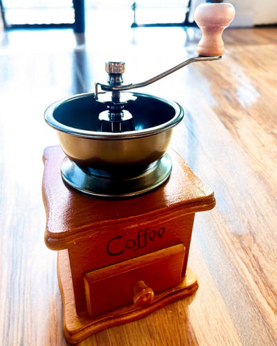 Tradiční mlýnek na kávu Aroma klasiky - s možností gravírování, personalizace jako dárek