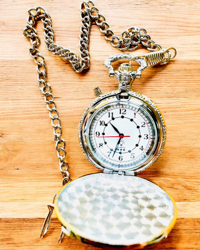 Kapesní hodinky "Motocyklový Elegán 2" – Gravírování jako dárek, 3 barevné varianty