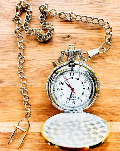 Kapesní hodinky "Motocyklový Elegán 2" – Gravírování jako dárek, 3 barevné varianty