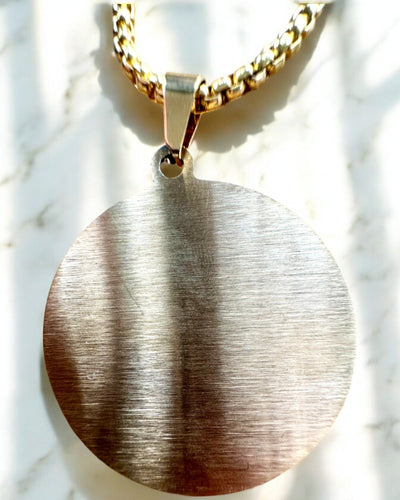 Amulet Tajemné Moci - Náhrdelník s Gravírováním, 2 barevné varianty na výběr