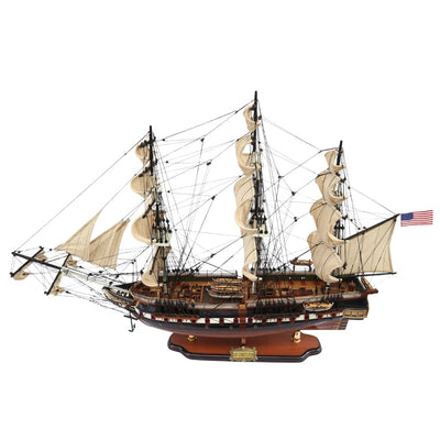 Exkluzivní velký model plachetnice USS Constitution 100cm s možností personalizace gravírováním