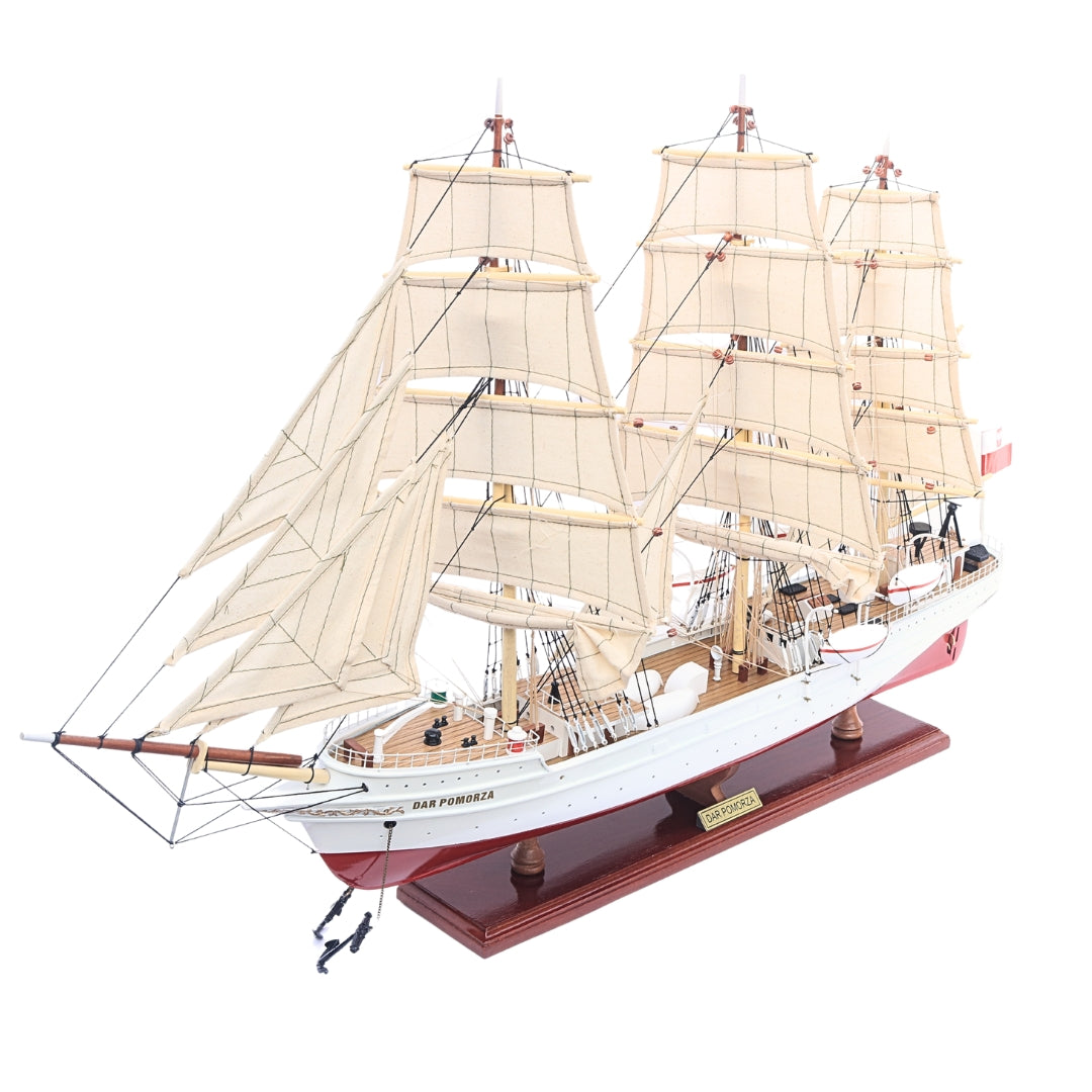 Exkluzivní model plachetnice Dar Pomorza 82 cm s možností personalizace gravírováním