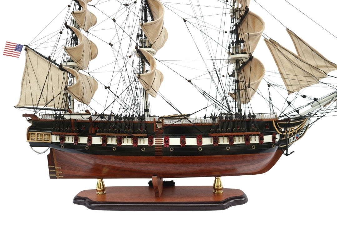 Exkluzivní velký model plachetnice USS Constitution 100cm s možností personalizace gravírováním
