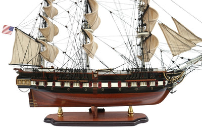 Exkluzivní velký model plachetnice USS Constitution 100cm s možností personalizace gravírováním