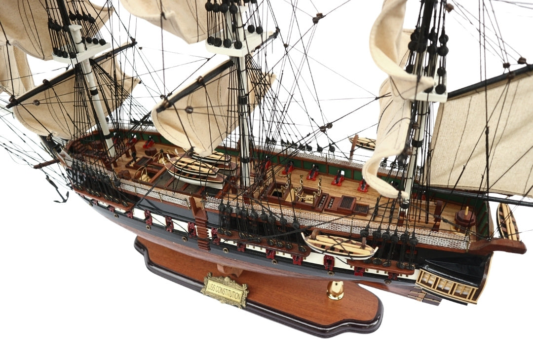 Exkluzivní velký model plachetnice USS Constitution 100cm s možností personalizace gravírováním