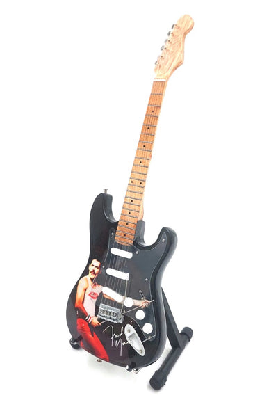 Sběratelská mini kytara série hrdinové rocku Freddie Mercury Queen - MGT-8617