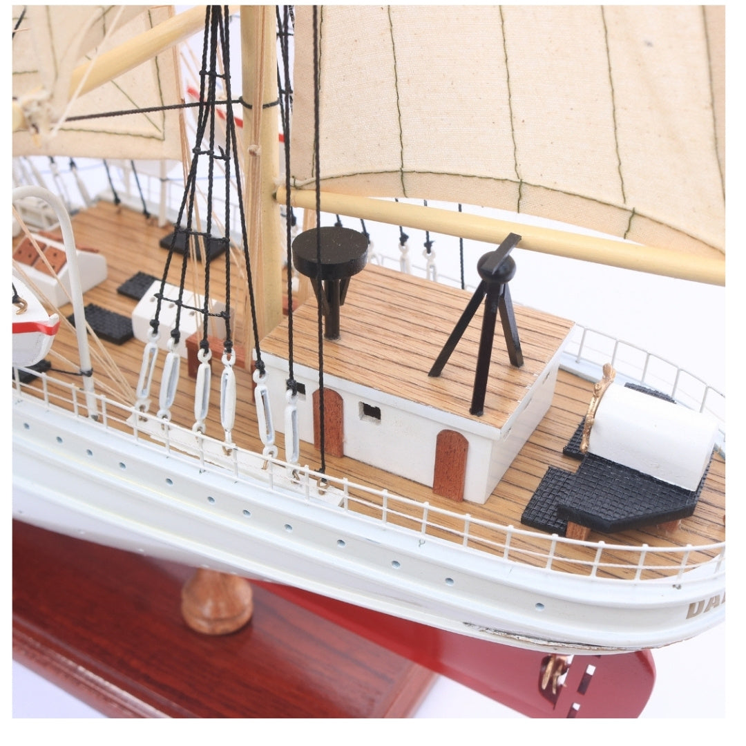 Exkluzivní model plachetnice Dar Pomorza 82 cm s možností personalizace gravírováním