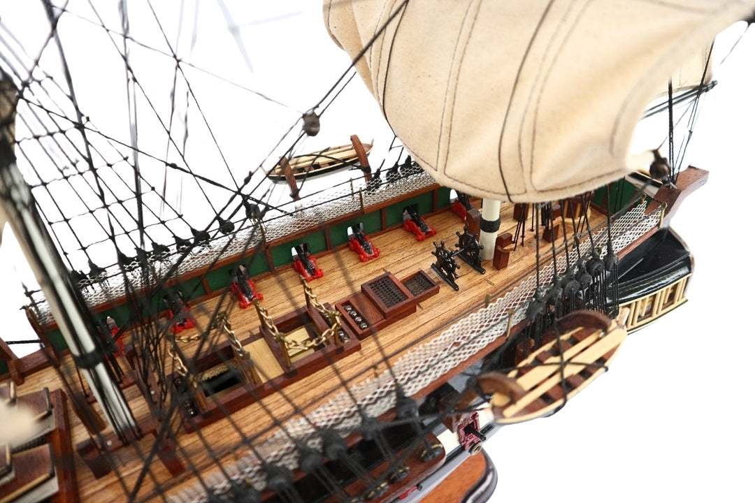 Exkluzivní velký model plachetnice USS Constitution 100cm s možností personalizace gravírováním