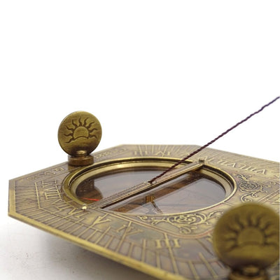Sluneční hodiny s kompasem v dřevěné krabičce – retro dárek pro cestovatele – SUN-0106