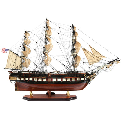 Exkluzivní velký model plachetnice USS Constitution 100cm s možností personalizace gravírováním