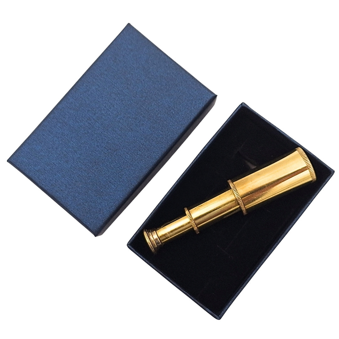 Mosiężny Brelok Luneta w Eleganckim Pudełku – Retro Marynistyczny Prezent – KEY-0016A