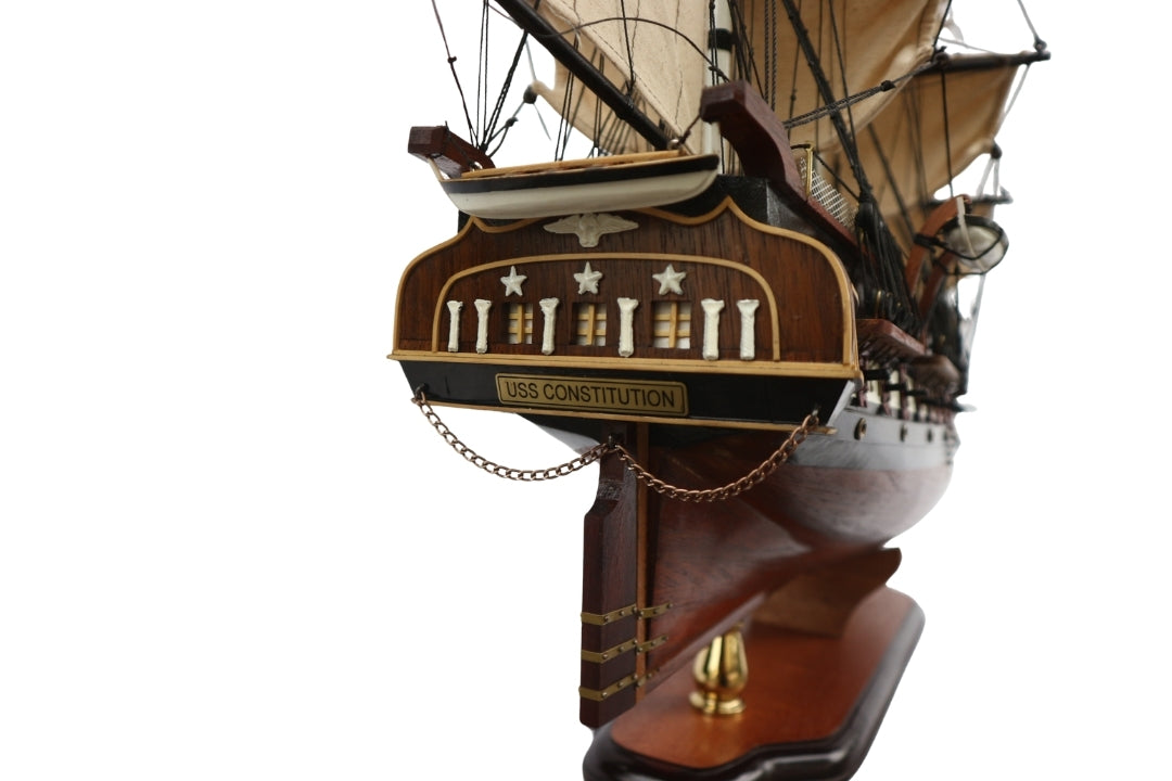 Exkluzivní velký model plachetnice USS Constitution 100cm s možností personalizace gravírováním
