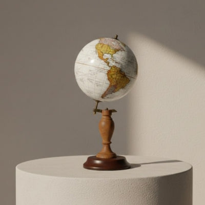 Elegancki Globus ozdobny na drewnianej podstawie - World GLB-0096B