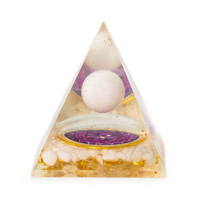 Orgonitová pyramida s bílou křišťálovou koulí 7x6 cm - přírodní kousky křišťálu a zlaté vločky