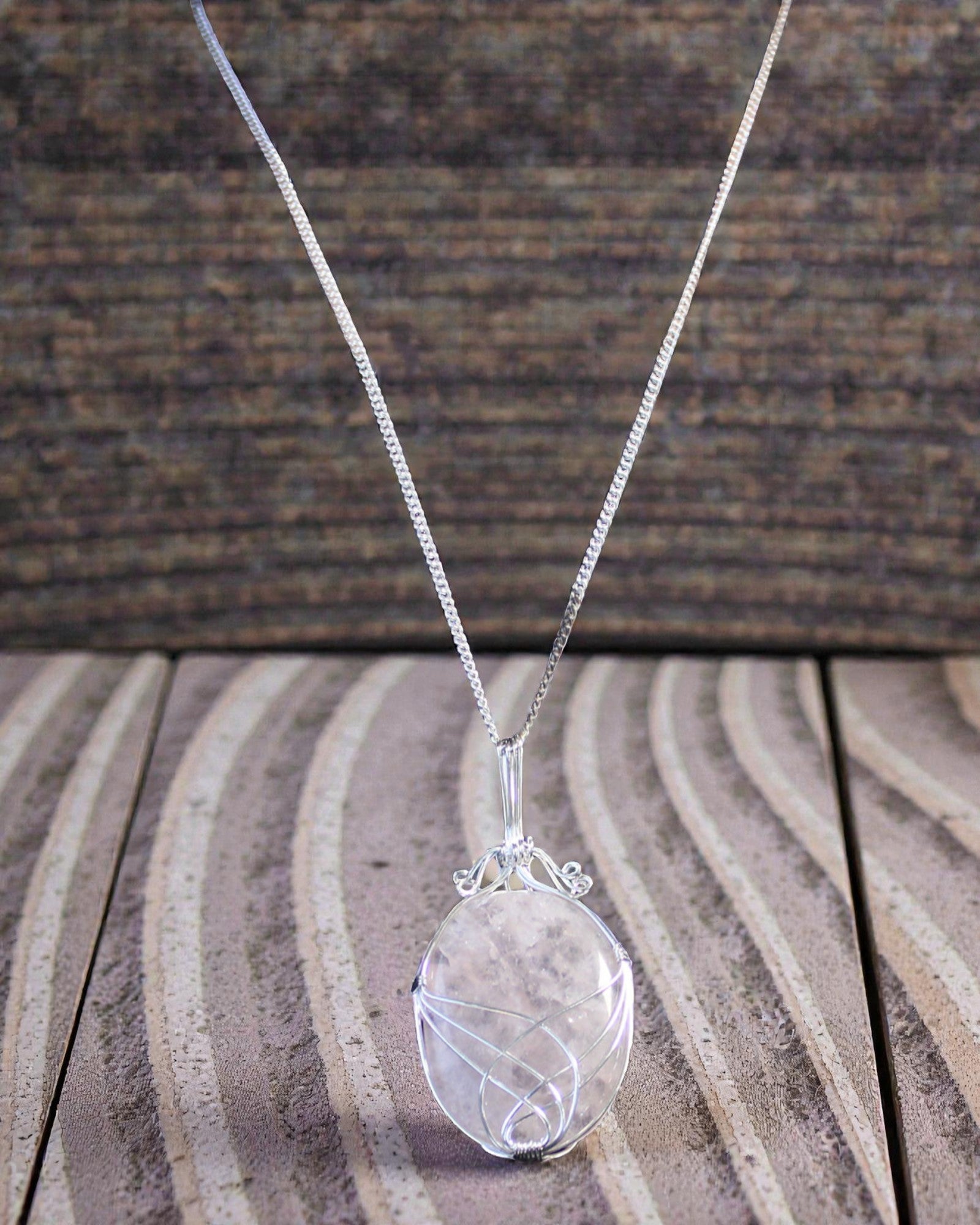 Závitek světla – náhrdelník s opalitem