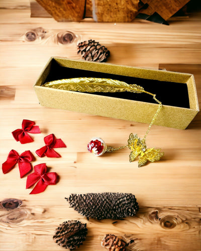 Kreativní kovová záložka do knihy Retro záložka Vintage - Pero a motýl v barokním stylu