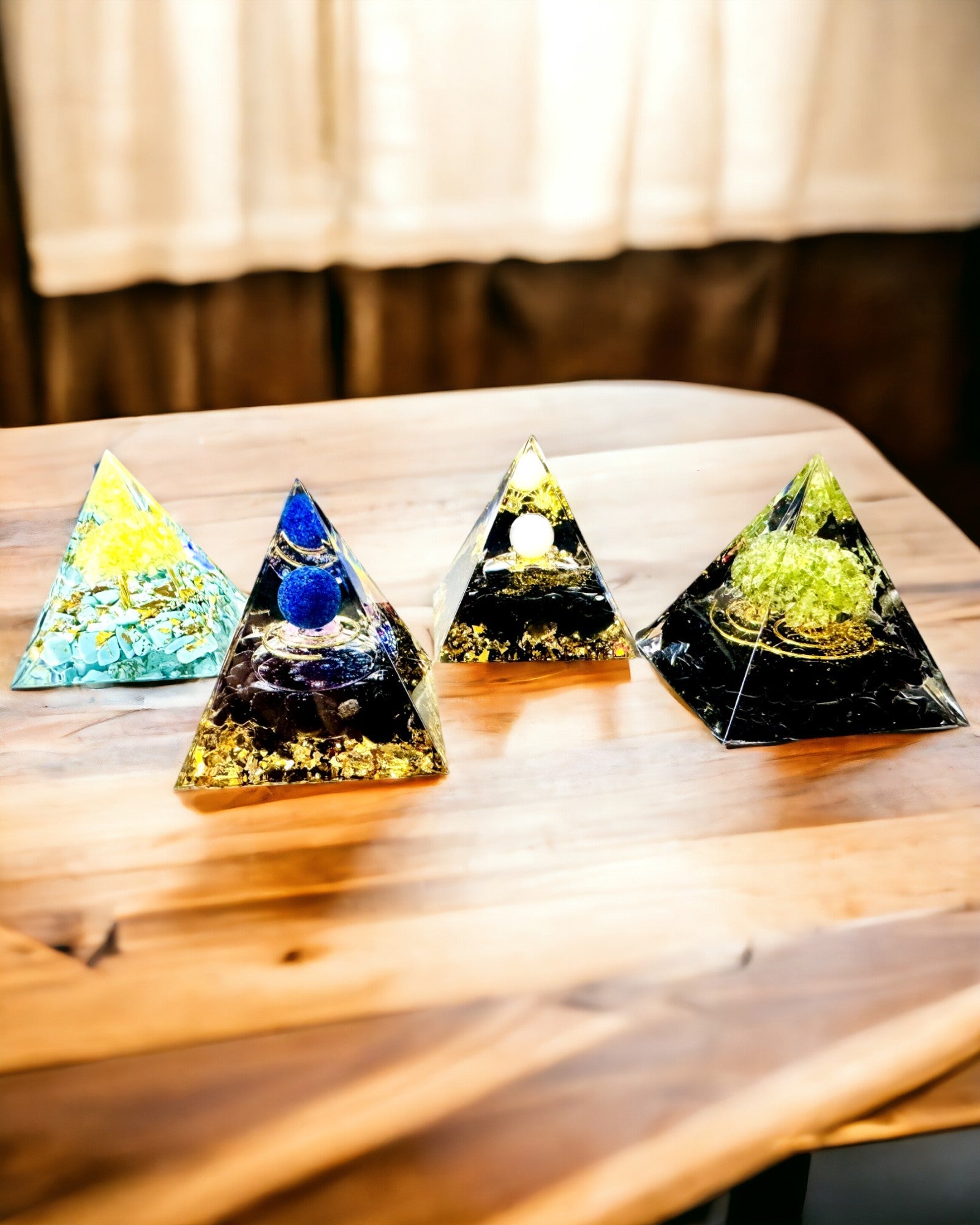 Orgonitová pyramida s citrínem a tyrkysem – generátor energie čaker, nástroj Reiki, dekorace pro meditaci