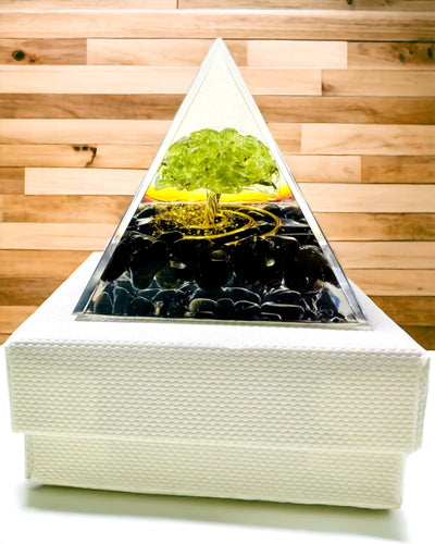 Orgonitová pyramida Reiki s přírodními krystaly - Dekorativní symbol rovnováhy energie čaker