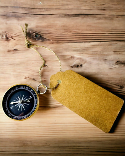 Kompaktní navigační kompas s kovovým povrchem – Nezbytnost každého cestovatele, s gravírováním