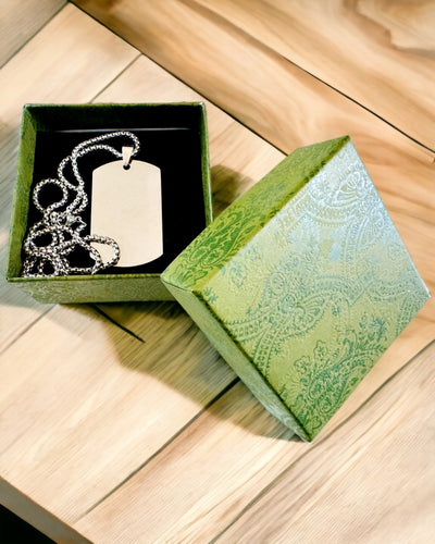 Náhrdelník s Dog Tag "Tři Odstíny Stylu" - Identifikační známka - Elegantní Přívěsek z Nerezové Oceli s Možností Gravírování