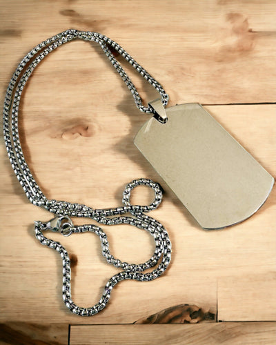 Náhrdelník s Dog Tag "Tři Odstíny Stylu" - Identifikační známka - Elegantní Přívěsek z Nerezové Oceli s Možností Gravírování