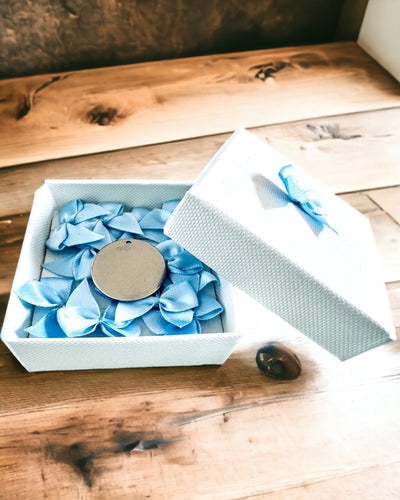 Kulatý přívěsek z nerezové oceli jako dárek s možností personalizace, gravírování