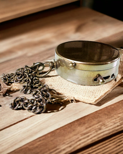 Indický Kompas „Odysseus“ – Retro Průzkumnická Perla s Možností Gravírování