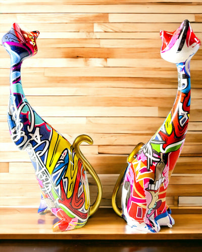 Abstraktní kočičí figurky "ArtCats", ručně malované, pryskyřice – 25 cm, 2 ks.