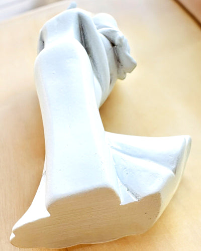 Elegantní Svazek - Malá Dekorativní Soška s Možností Gravírování - barva bílá