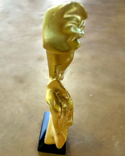 Figurka "Elegance v Kameni" barva zlatá - 13,5 cm výška, Dekorativní s Možností Gravírování