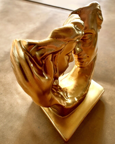 Figurka "Zlaté Spojení" - 13,5 cm výška, Dekorativní s Možností Gravírování