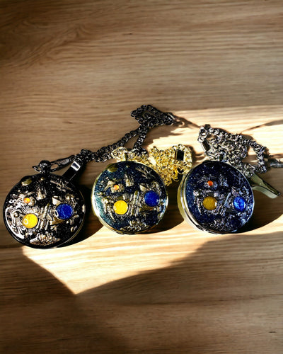 Kapesní hodinky "Astrum Temporis" - Černý rámeček. Možnost personalizace gravírováním