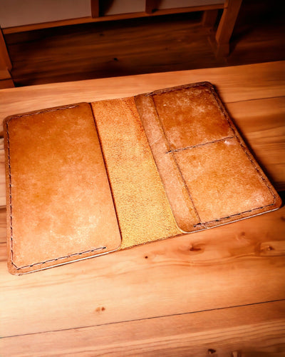 Pouzdro "Cestovatele" - Kožené pouzdro na pas, personalizace gravírováním - 2 barevné varianty