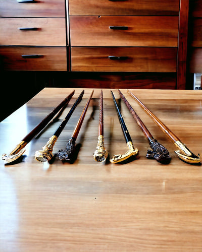 Kompasso Black - Hůl na chození - Dřevěná Ručně Vyřezávaná - Exkluzivní Edice s Možností Gravírování