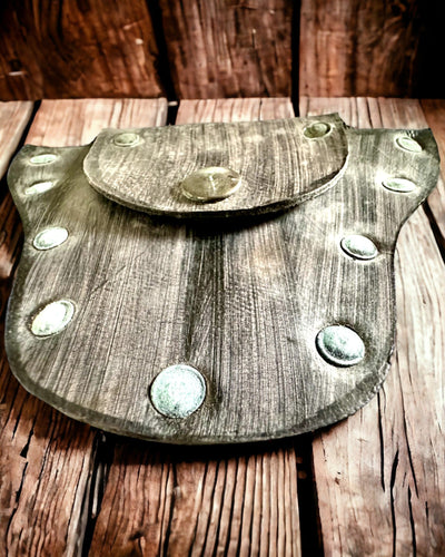 Sakiewska Skrytka Leśnego Skrzata- Ręcznie Wykonana Mała Skórzana Sakiewka