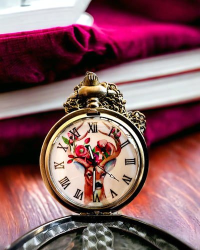 Kapesní hodinky Lesní Strážce - Elegantní hodinky s motivem jelena, možnost personalizace gravírováním