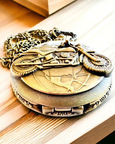 Kapesní hodinky "Motocyklový elegán" – Gravírování