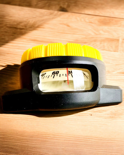 Kompas pro potápění AquaGuide - vodotěsný kompas s funkcí luminiscence s pružným páskem, možnost personalizace