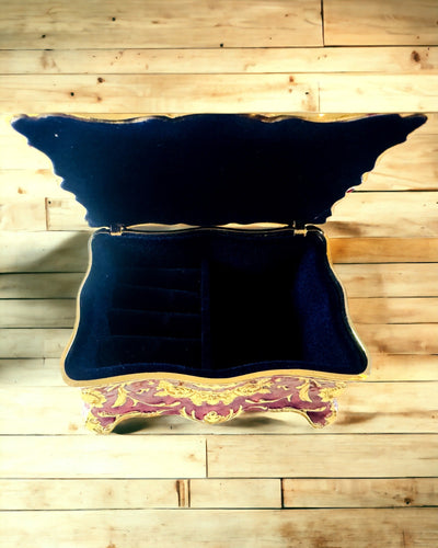 Szkatułka, Organizer na Biżuterię w Stylu Vintage – Metalowa Skrzyneczka Skarbów z Ozdobnymi Elementami