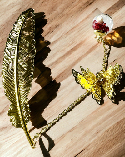 Kreativní kovová záložka do knihy Retro záložka Vintage - Pero a motýl v barokním stylu